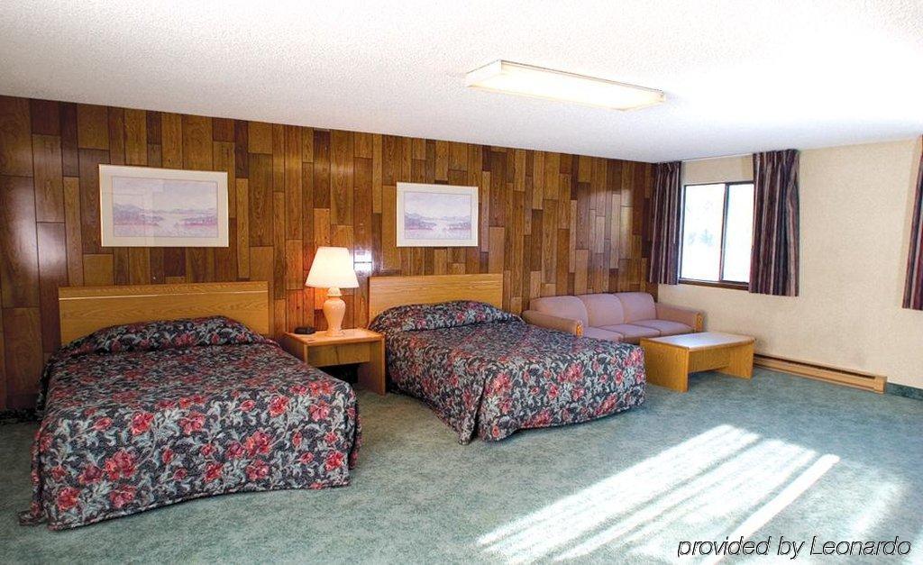 Nampa Inn & Suites Room photo